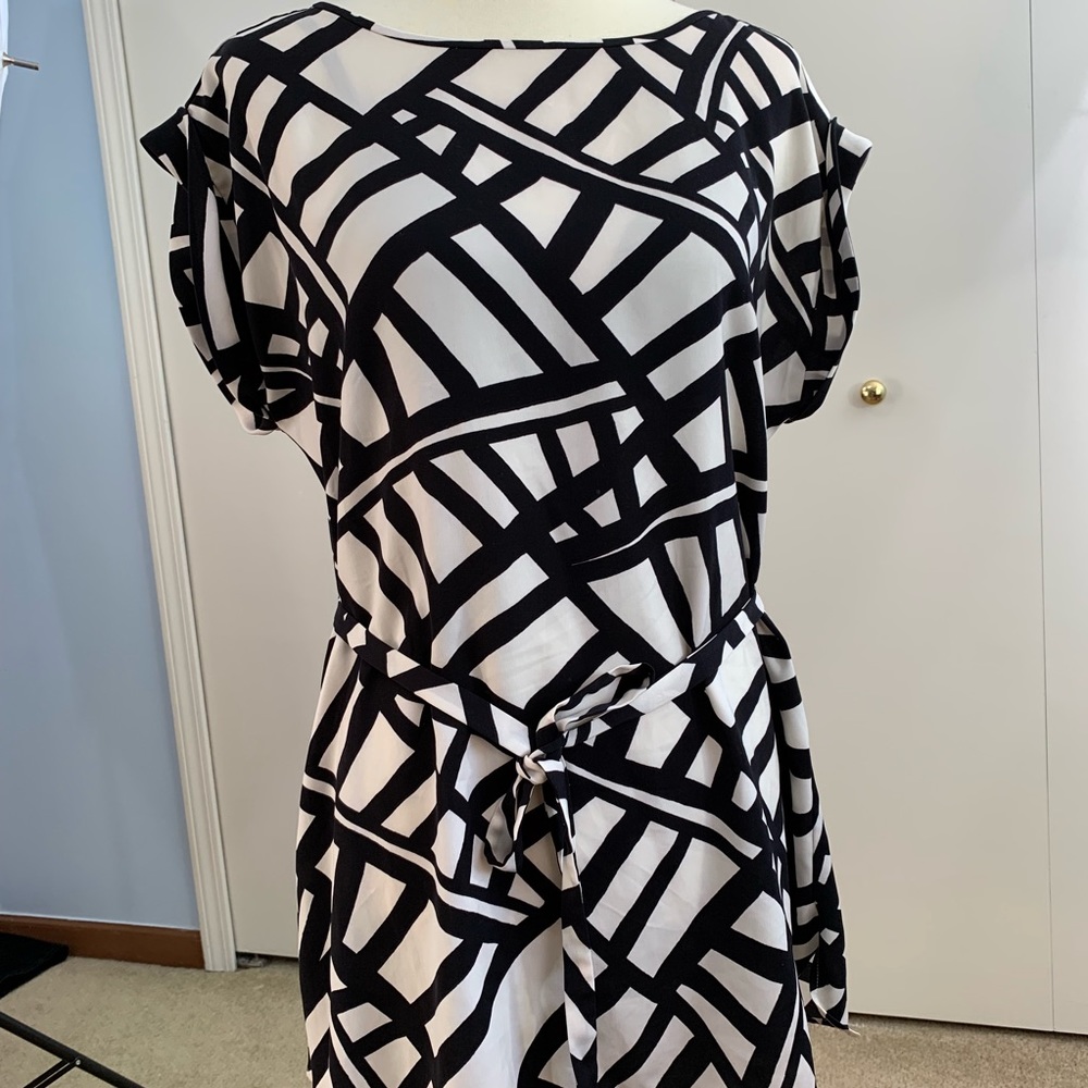 Ann Taylor M blouse short sleeve tie front - Picture 6 of 8